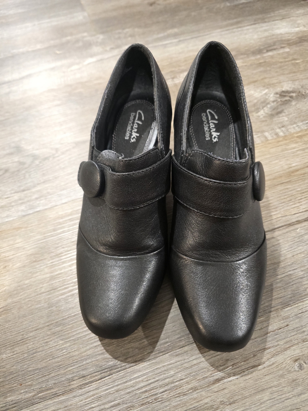 Clarks Artisan Leather Black Heels Size 8